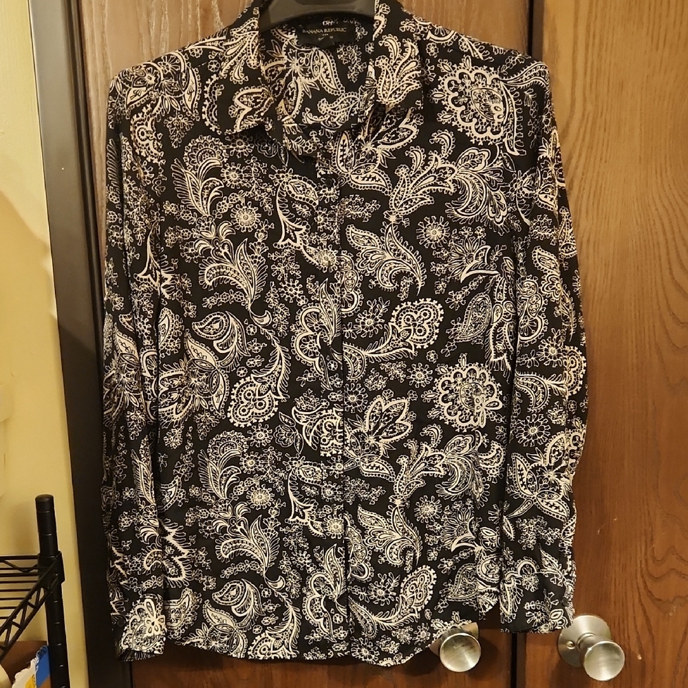 Banana Republic Black and White Paisley Button Down Shirt
